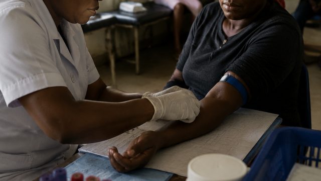South Africa Faces HIV Crisis as U.S. Funding Cuts Loom | se