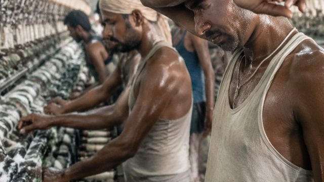 The Struggles of Indian Textile Workers Amid Extreme Heat | 
