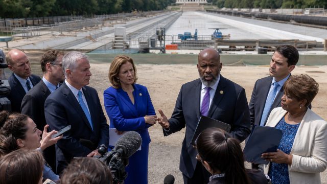 Lawmakers Demand Clarity on Reflecting Pool Restoration Issu